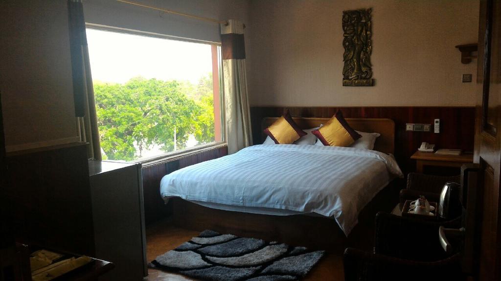 Palace View Hotel Mandalay Esterno foto