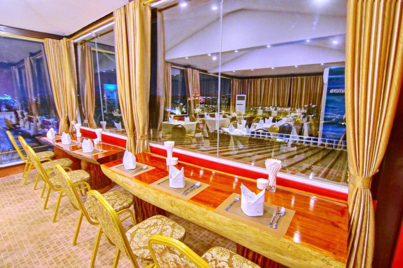 Palace View Hotel Mandalay Esterno foto